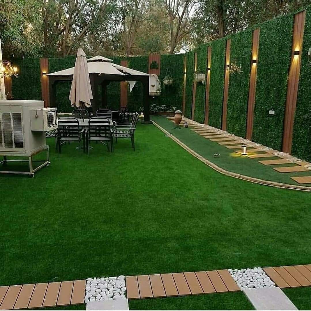 تركيب عشب جداري